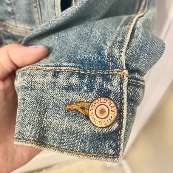 Old Navy Distressed Denim Jacket - Picture 6 of 7